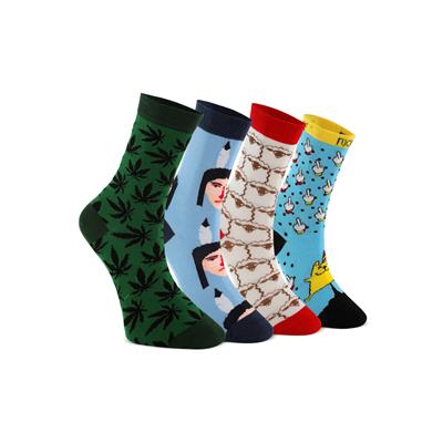 4 PAIRS OF MIX WOMEN'S SOCKS 