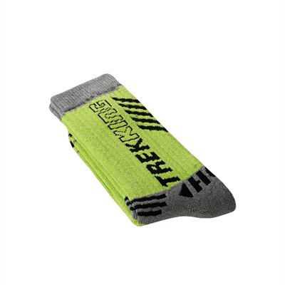 1 PAIR OF ATHLETIC SPORTS SOCKS 